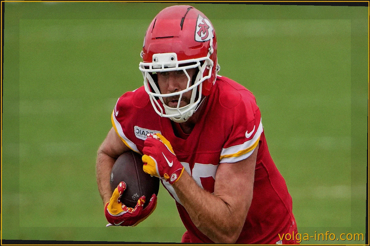 Энди Рид о "теле отца" Трэвиса Келси на сборах Chiefs